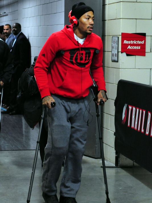 Derrick Rose faces a long recovery