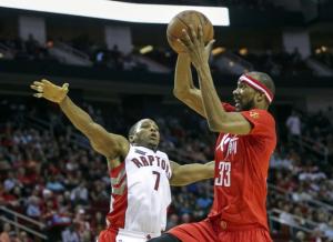 Brewer leads Rockets to victory over Raptors