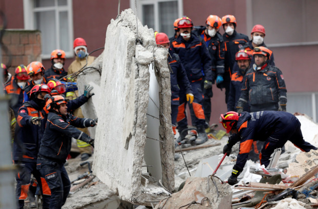 Istanbul death toll rises after building collapse