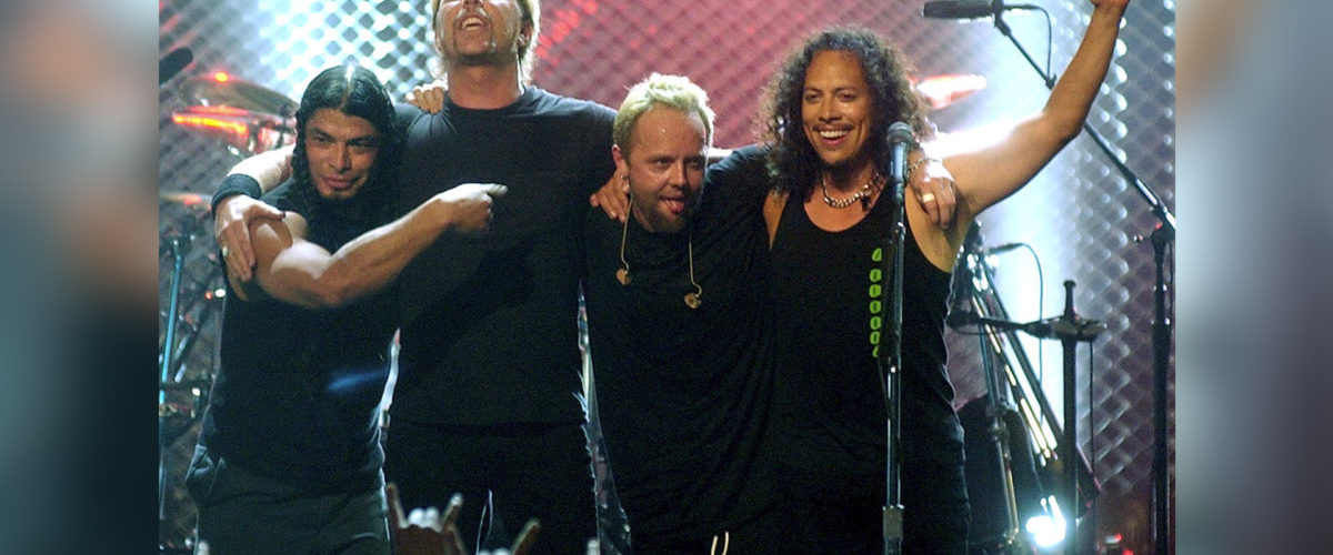 Metallica gives $131G to wildfire relief