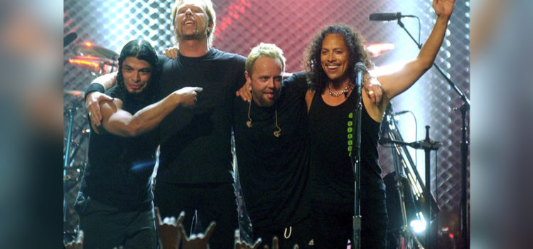 Metallica gives $131G to wildfire relief